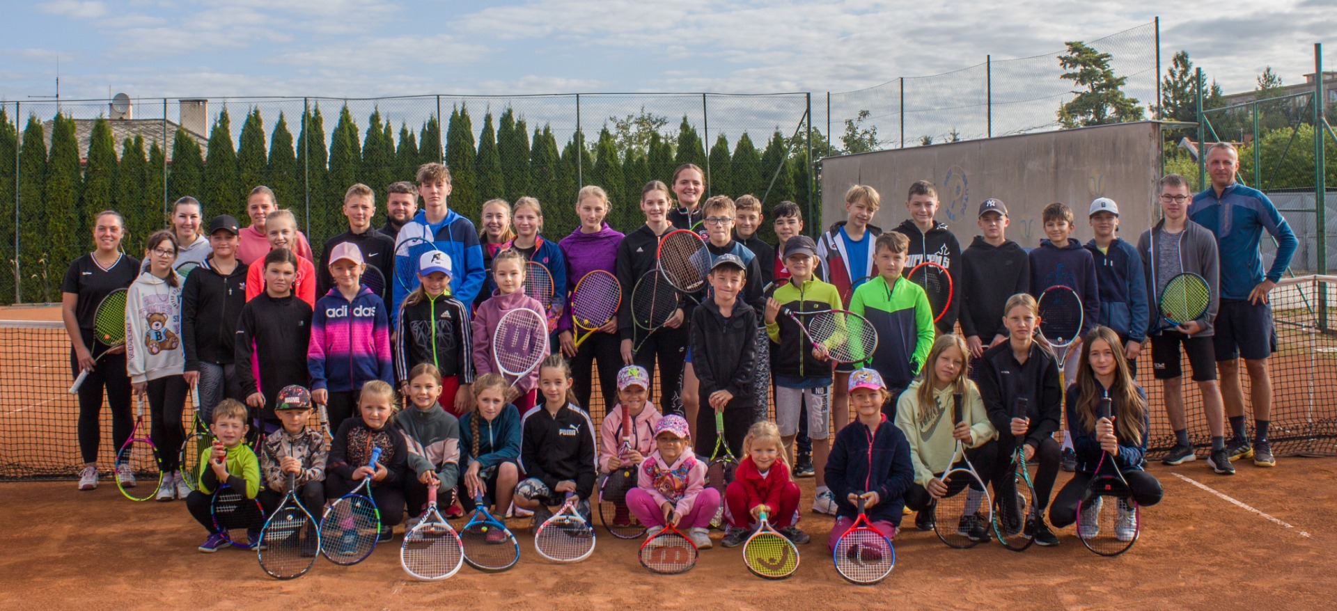 Účastníci tenisového kempu 2025